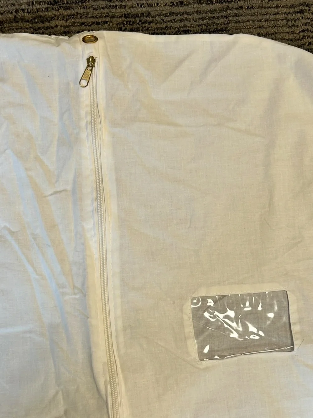 Unbranded Garment Bag •